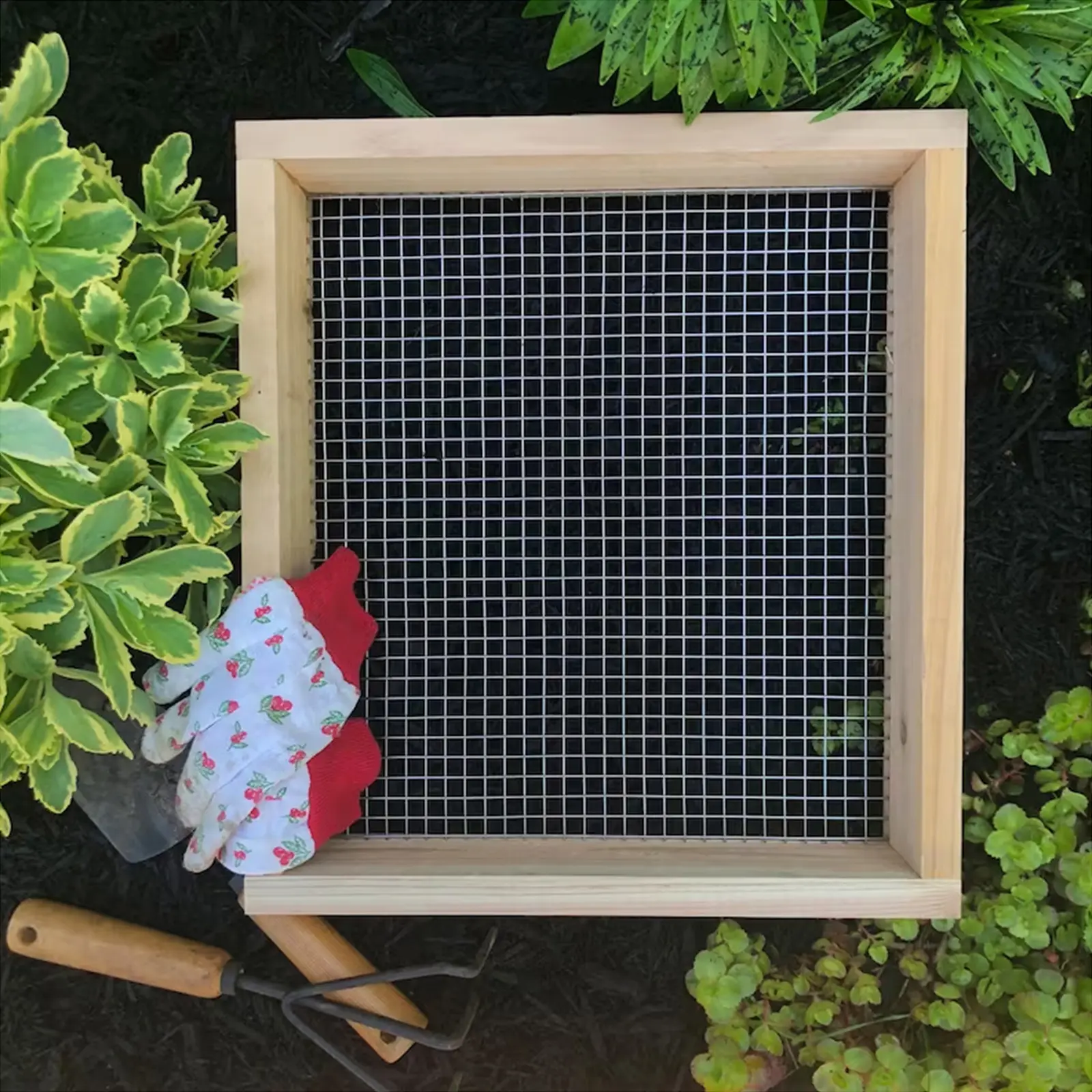 Soil Sieve Wooden Garden Sieve Soil Tool Compact Gardening Soil Sifter Mesh Portable Garden Tools for Plant Bonsai Stone Sifting