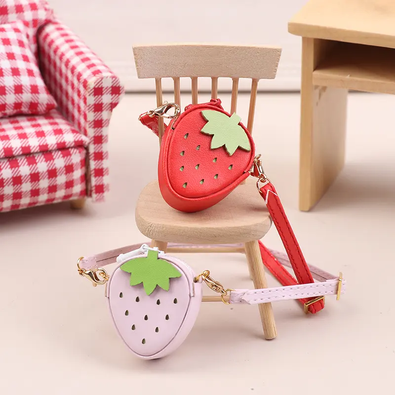 Cute Mini Doll Strawberry Crossbody Bag Shoulder Bag Doll Fashion Clothes Accessories 1/12 Dollhouse Decoration Pretend Play Toy