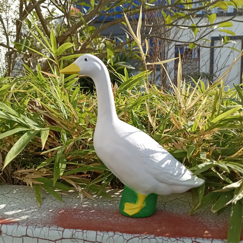 18cm Large White Goose Ornament Resin Simulation Goose Yard Decoration Cute White Goose Sculpture for Backyard Balcony Decor