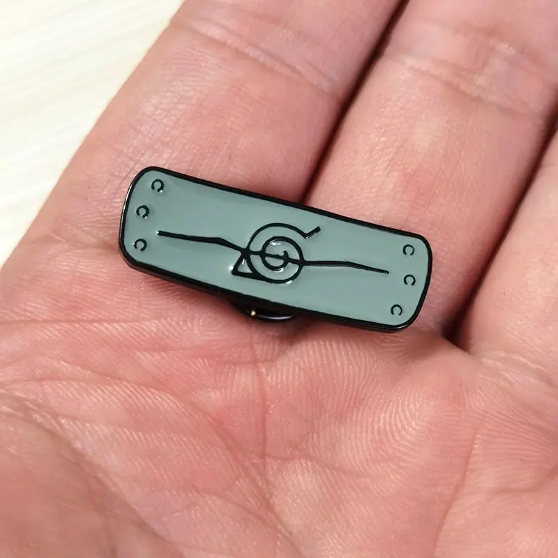 Naruto Anime Brooch Uchiha Itachi Akatsuki Backpack Accessories Paired with Clothing Emblem Jewelry Brooches for Cartoon Pin
