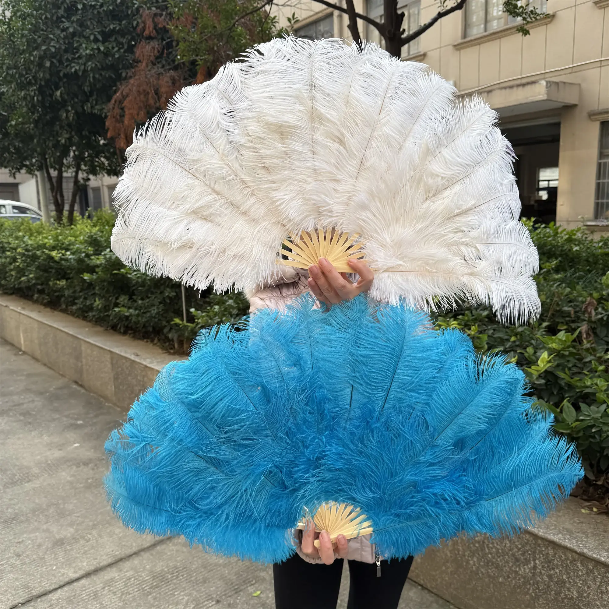 Colored Natural Ostrich Feather Fan 15Bone Handheld Ostrich Plumes Folding Fan for Carnival Dance Stage Show Performance Props