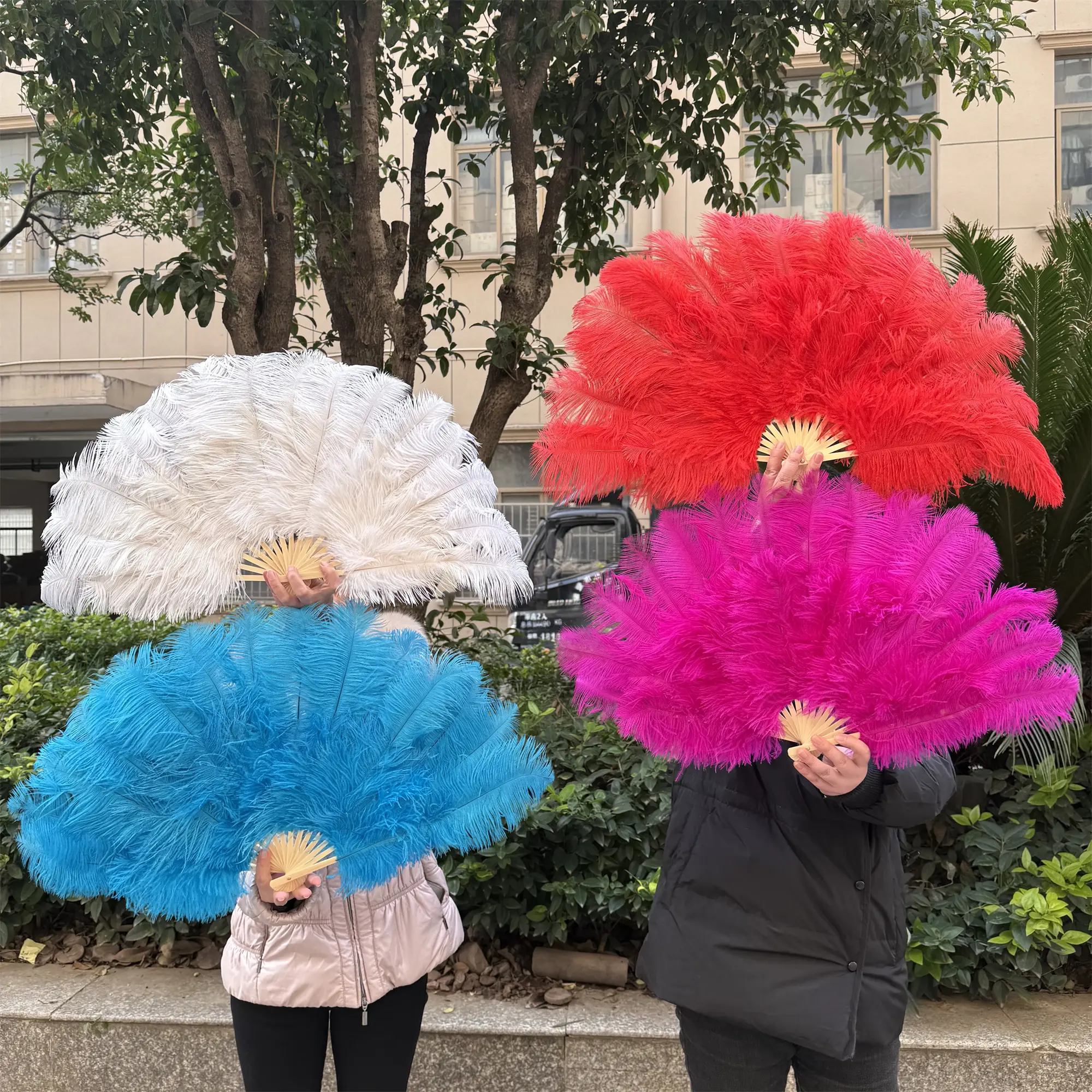 Colored Natural Ostrich Feather Fan 15Bone Handheld Ostrich Plumes Folding Fan for Carnival Dance Stage Show Performance Props