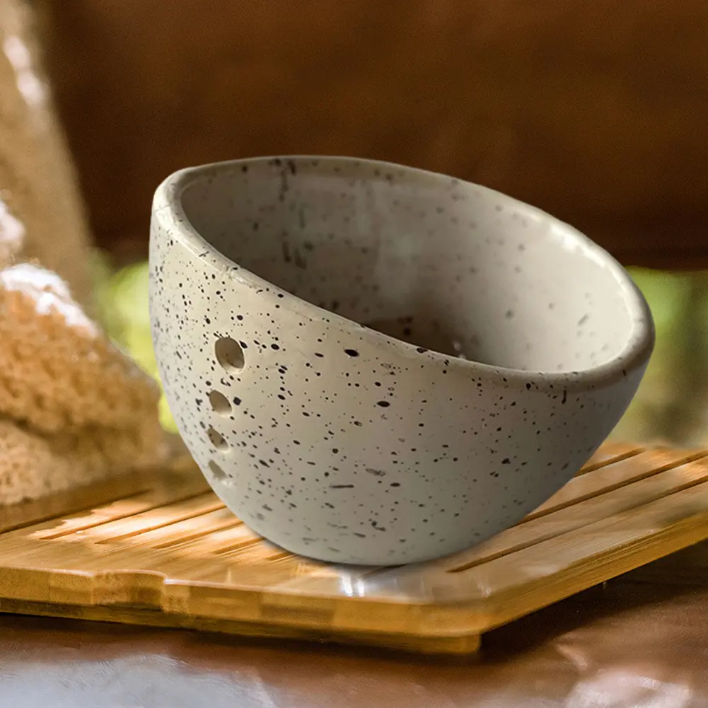 Herb Stripper Bowl Resin Herb Grinder Four Round Holes Portable Herb Cilantro Leaf Stripper Tool Leaf Remover for Kitchen
