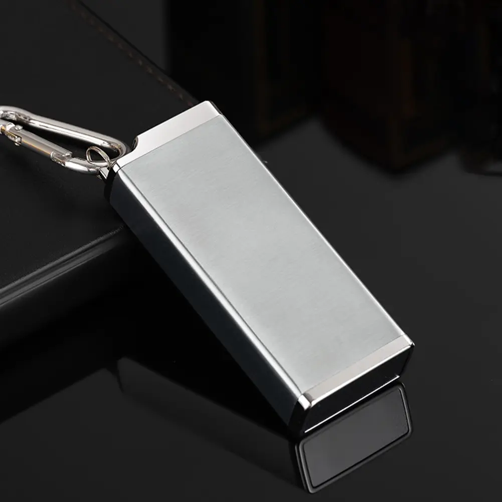 Cigarette Ashtray Holds 8 Cigarette Cigarette Container Multi-Function Cigarette Storage Case with Carabiner for Home Office