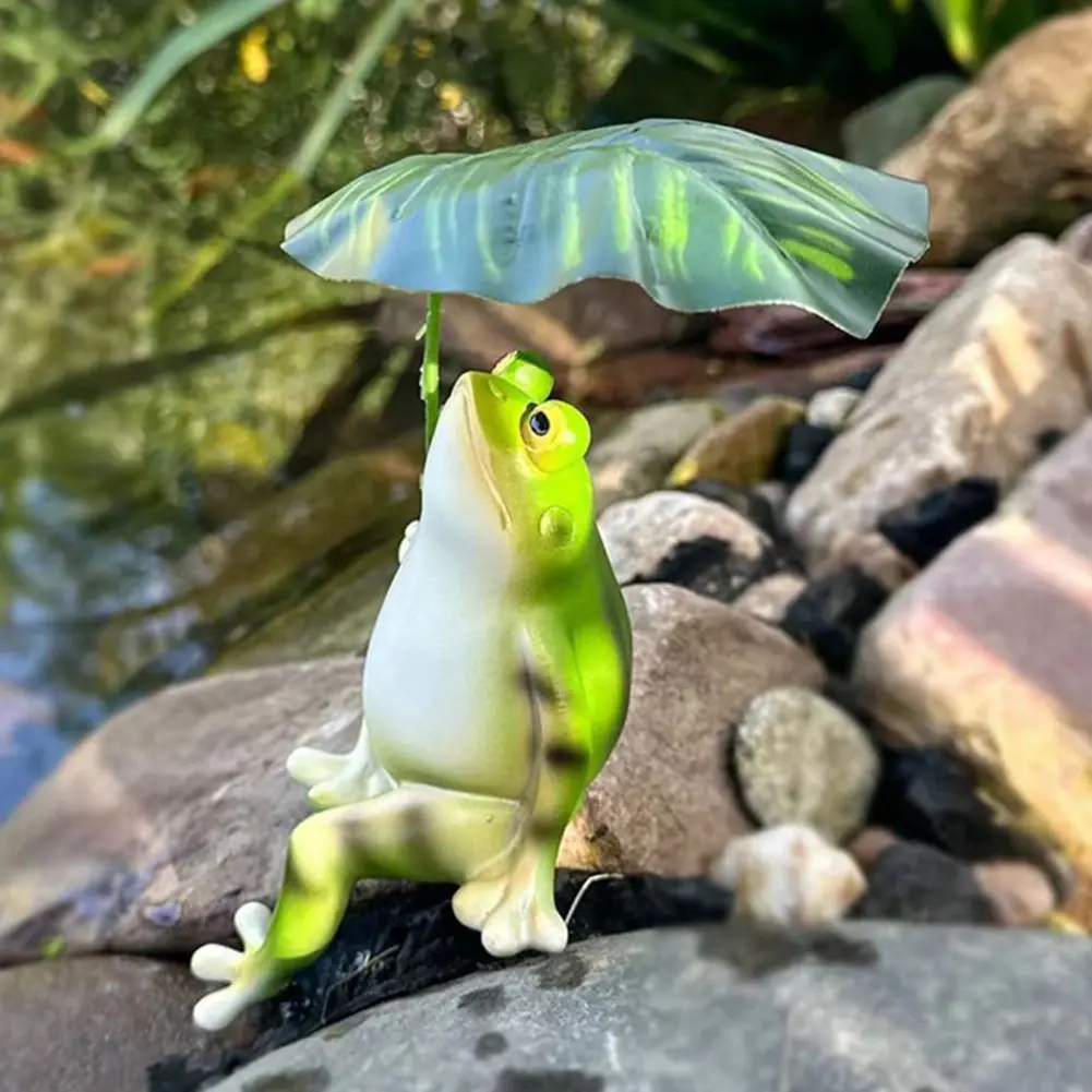 Frog Garden Statue Fish Pond Decoration Holding A Leaf Micro-Landscape Statue Resin Frog Figurine for Outdoor Yard Patio