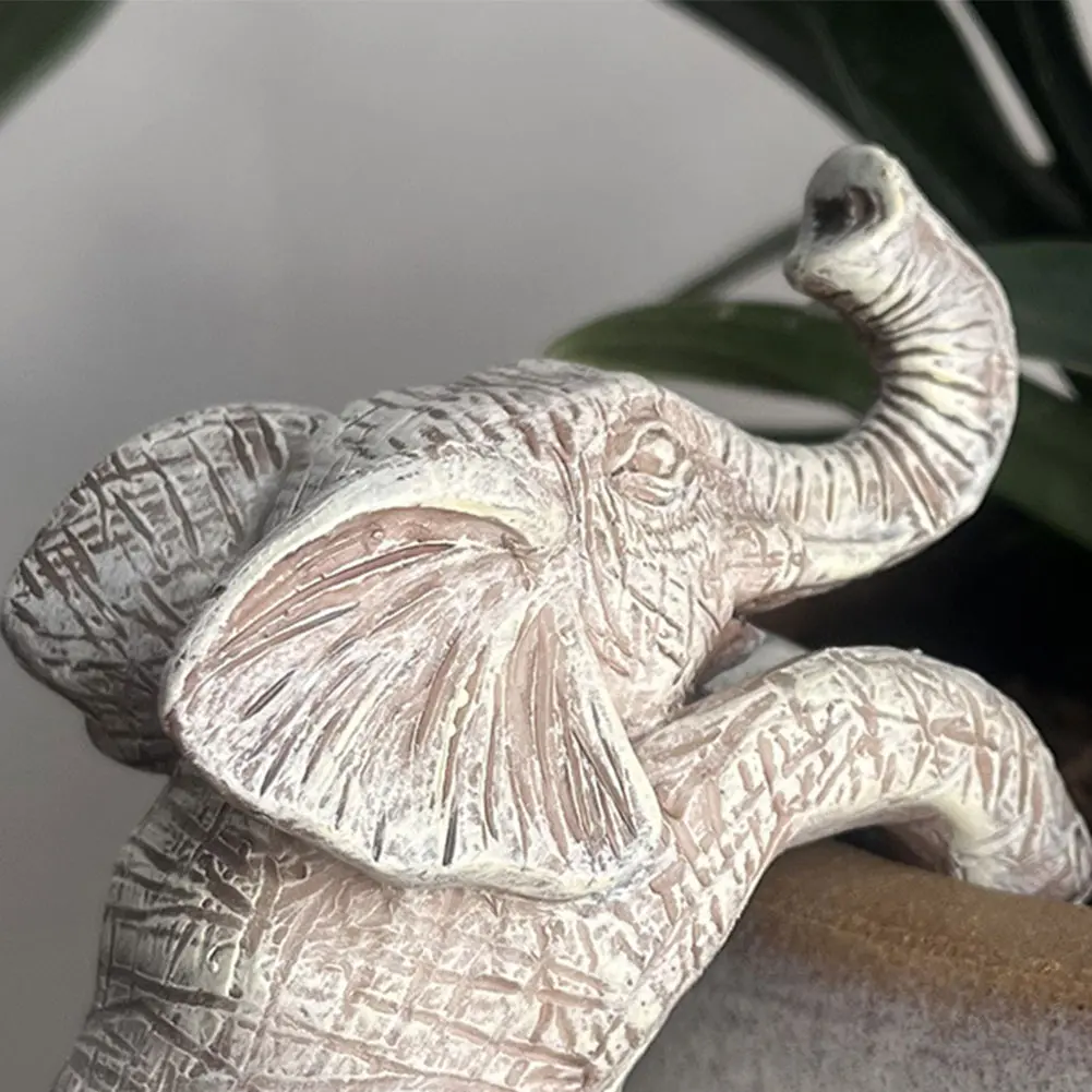 Elephant Flower Pot Hugger Resin Hanging Elephant Statue Creative Cute Elephant Ornaments for Balcony Patio Lawn Yard