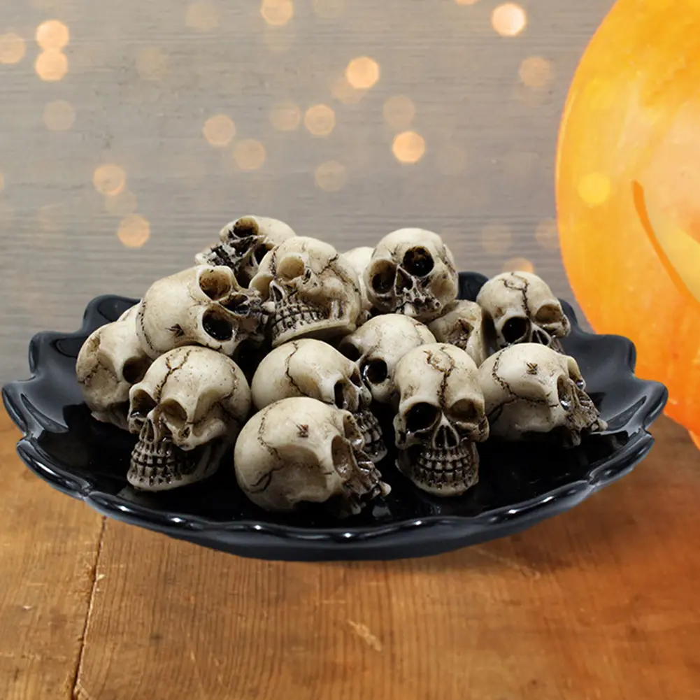 40Pcs Halloween Mini Skull Heads Creative Festival Theme Landscape Skulls Crafts Terrifying Skull Rocks Garden Decor for Planter