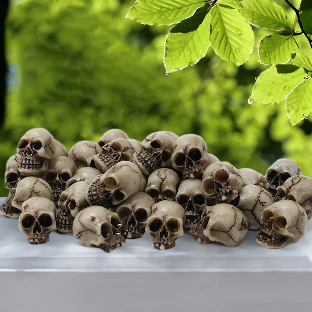 40Pcs Halloween Mini Skull Heads Creative Festival Theme Landscape Skulls Crafts Terrifying Skull Rocks Garden Decor for Planter