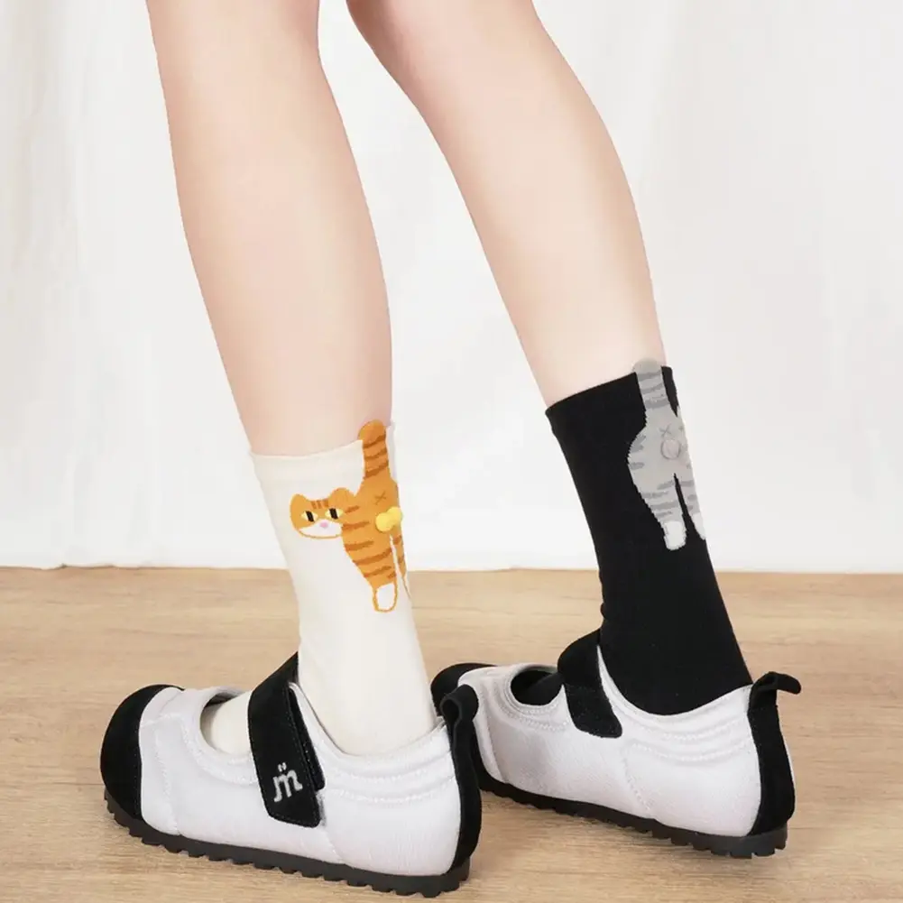 1/2/4Pair Cute Cat Socks with Balls Funny Cartoon Cat Balls Cotton Socks Breathable Crew Socks Middle Tube Socks Novelty Gifts