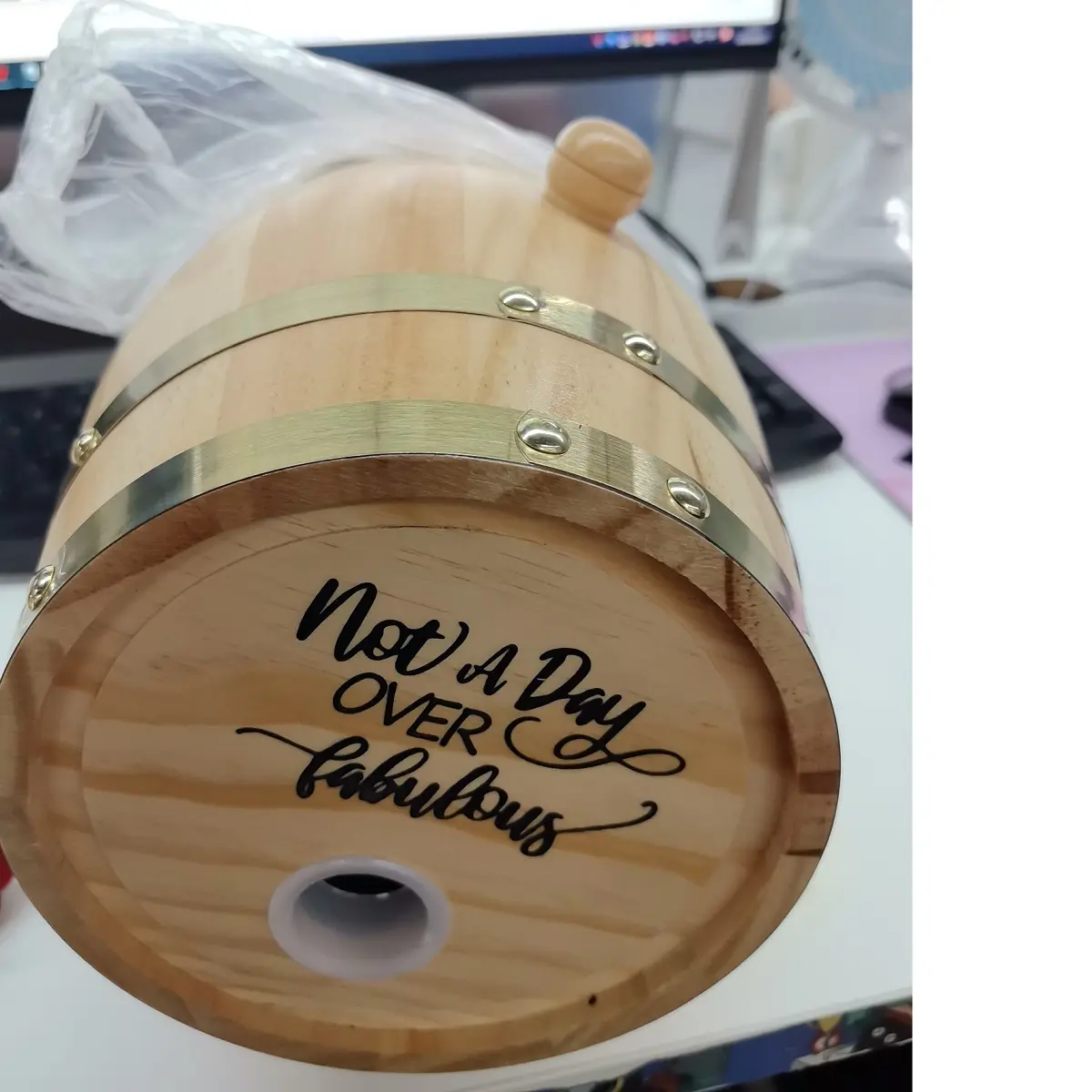 3L Oak Aging Barrel with Stand Bung and Spigot Bourbon Barrel Charred Wood Aging Barrel for Aging Whiskey Bourbon Cocktails Rum