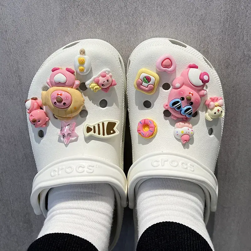 12pcs Loopy New Cartoon Kawaii Hole Shoes Buckle Cake DIY Decoration Removable Shoes Accessories Girl for Gifts