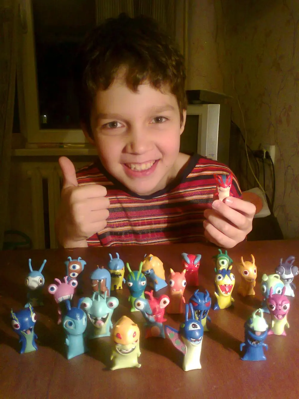 24pcs/set Slugterra Action Figures Toy 5cm Mini Slugterra Anime Figures Toys Doll Slugs Children Kids Boys Toy