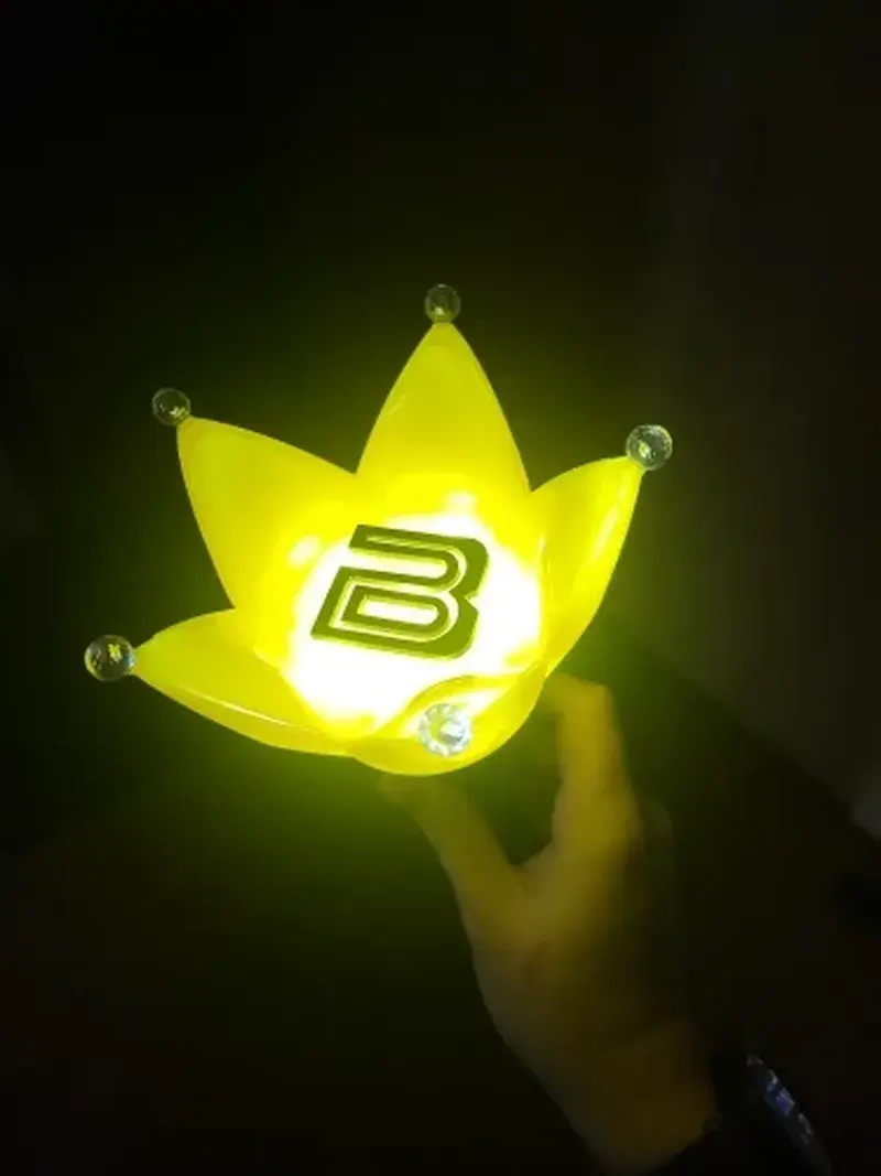 In Stock Bigbangs Lightstick Crown Lamp Ver.4 Lightstick Support Lamp Concerts Glow Lamp Glow Stick Supplies Flash Toy Gifts