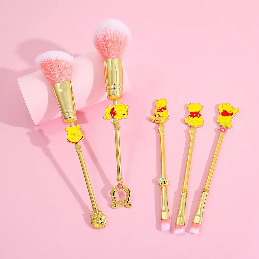 5pcs Pooh Bear Makeup Brush Cartoon Eye Shadow Brush Powder Painting Cartoon Eyeliner Brush Set Girl Toy Gift