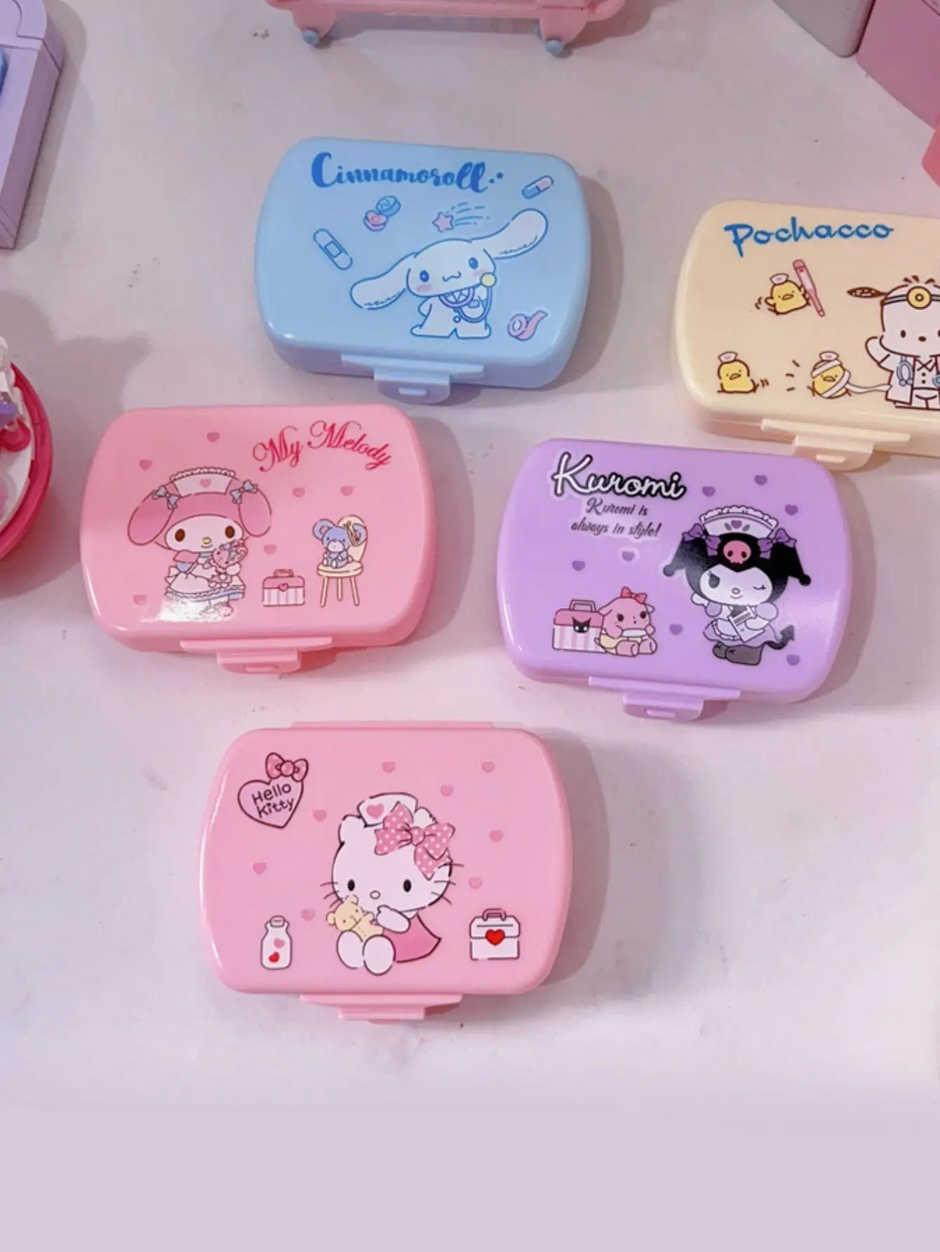 1pc Pill Storage Box With Cinnamoroll HelloKittyMelodyKuromi Patterns Lightweight Square Plastic Medicine Storage Box With Grids