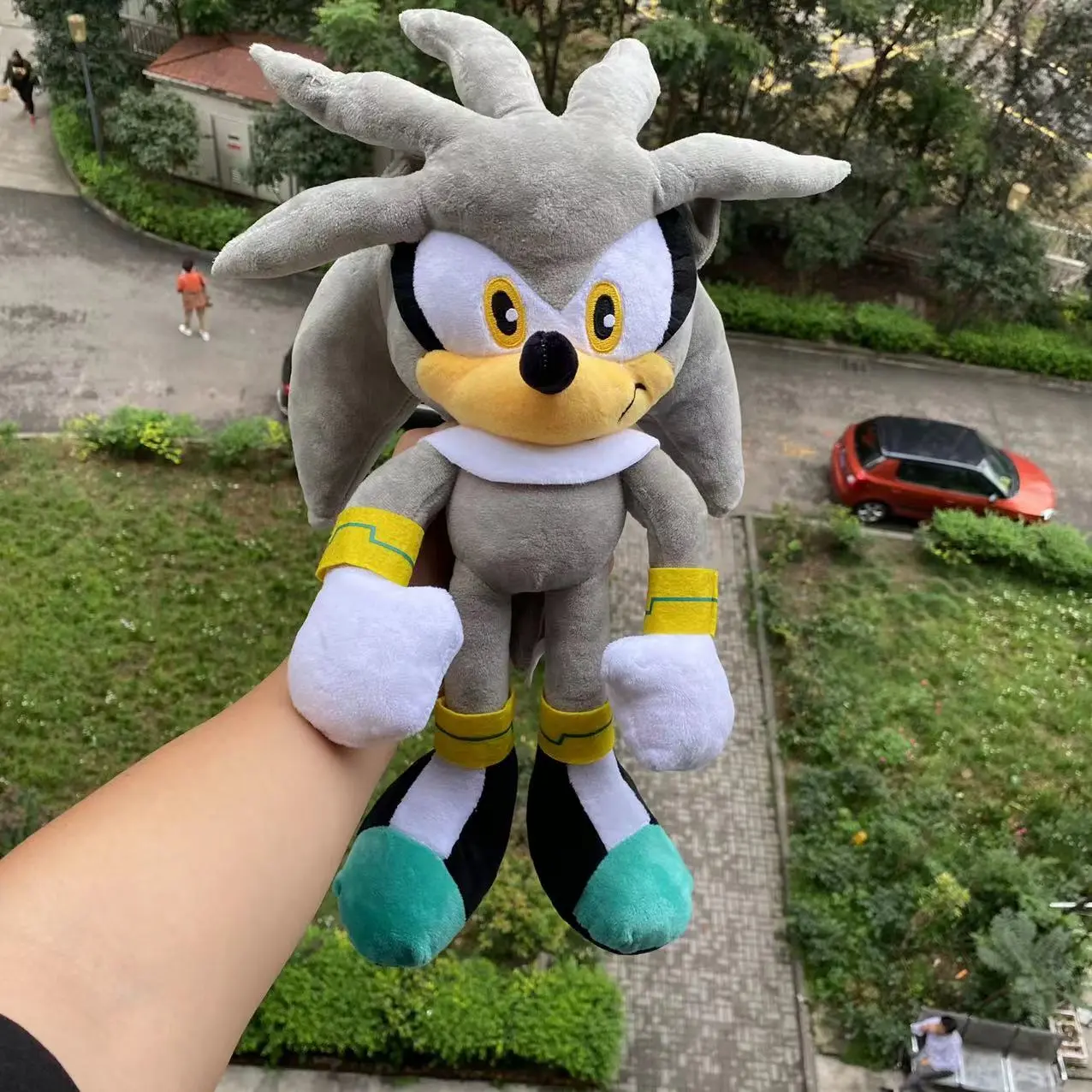 324