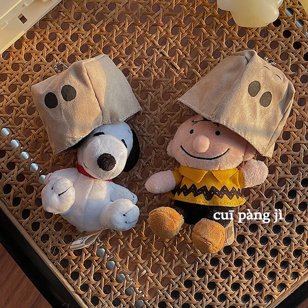 Snoopy Charlie Brown Anime Toy Pendant Cartoon Doll Keychains Bags Accessories Fashion Car Keyrings Christmas Gifts For Friends