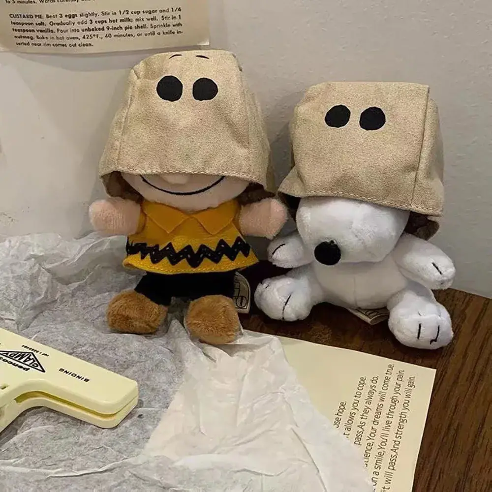 Snoopy Charlie Brown Anime Toy Pendant Cartoon Doll Keychains Bags Accessories Fashion Car Keyrings Christmas Gifts For Friends