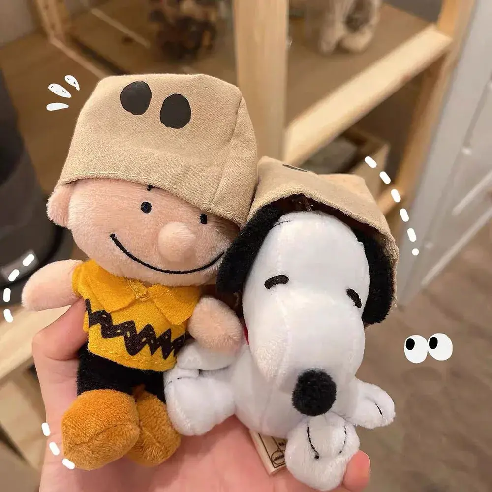 Snoopy Charlie Brown Anime Toy Pendant Cartoon Doll Keychains Bags Accessories Fashion Car Keyrings Christmas Gifts For Friends