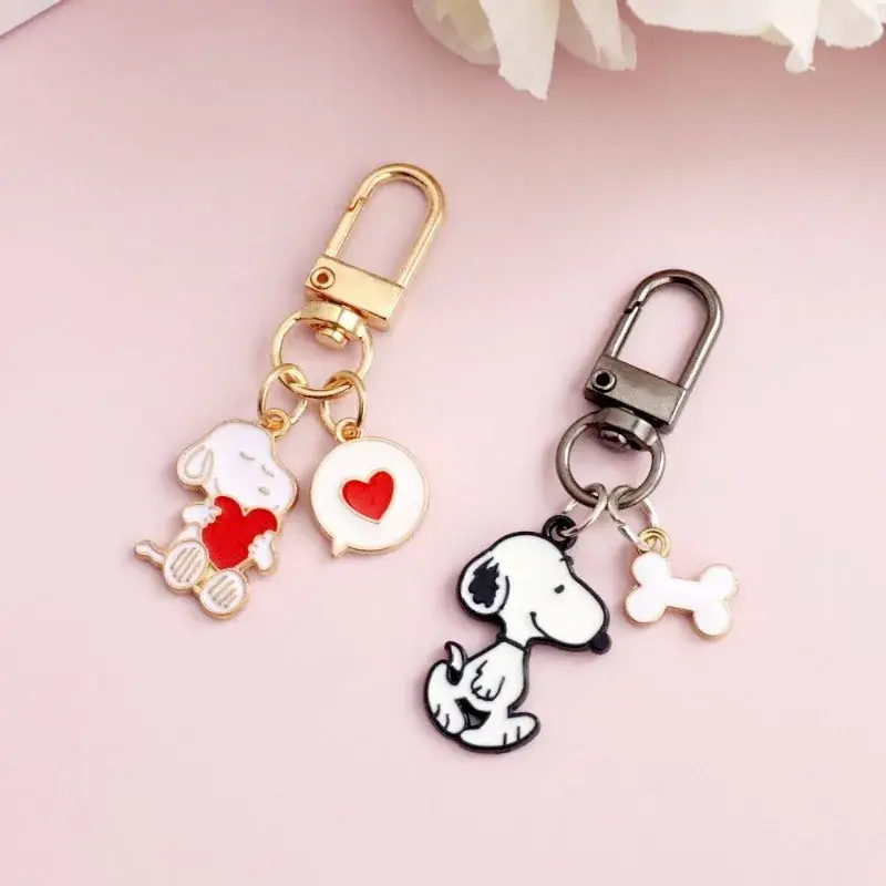 New Cute kawaii creative Snoopy anime characters peripheral backpack pendant simple and personalized versatile keychain pendant