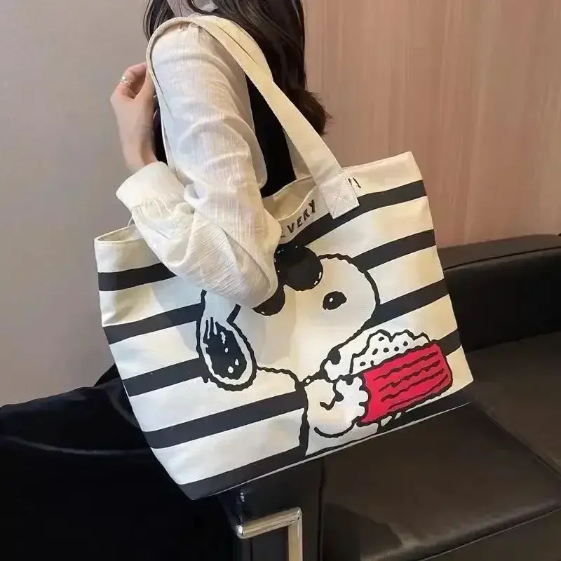 Hot Disney Snoopy Cute Cartoon Large Capacity Canvas Bag for Female Students To Hold Books Tote Mommy Bag