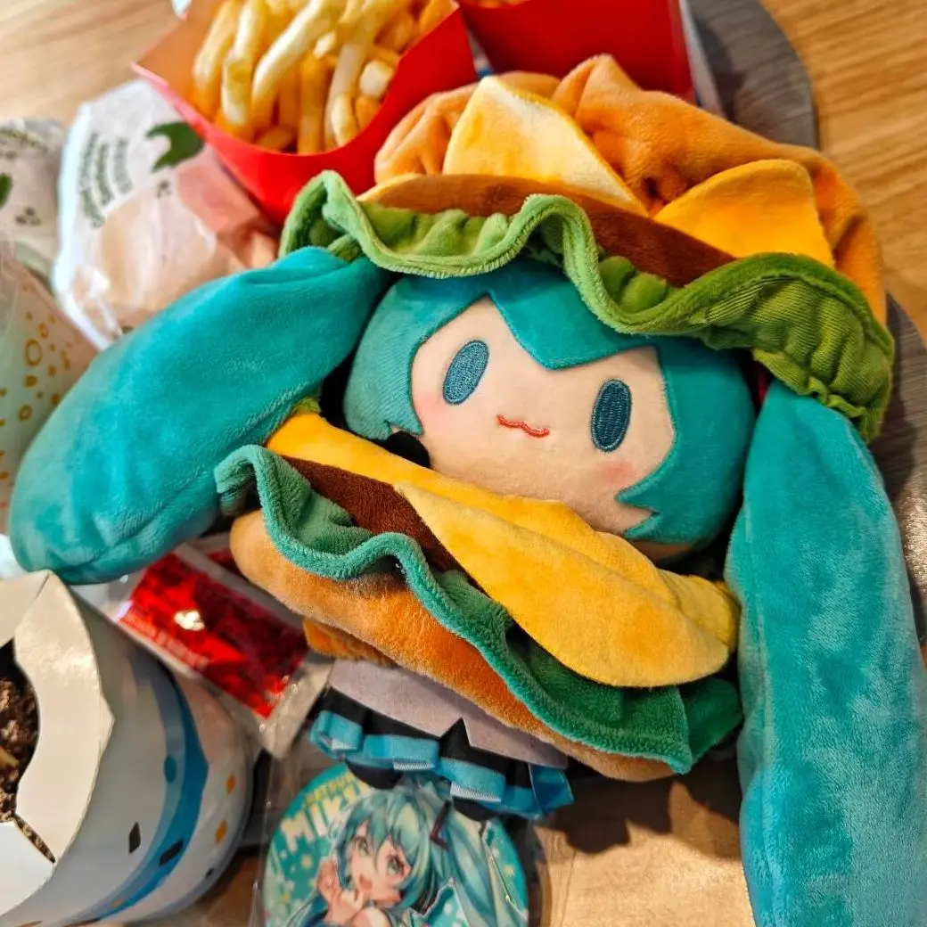15cm Hatsune Miku Kawaii Q Version Figure Doll Anime Peripheral Keychain Bag Pendant Toy Collection Model Ornament Toys Gifts