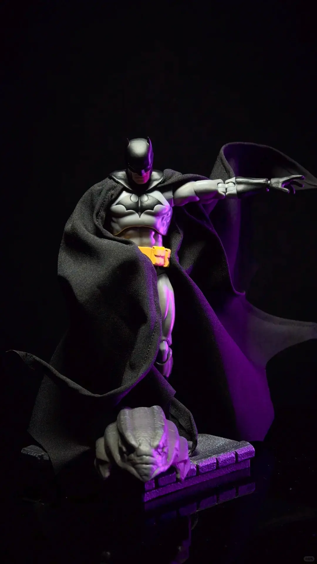 CT Toys Batman Hush Figure  Batman Mafex 126 Action Figures DC Justice League Hush Figurine The Dark Knight Collection Kid Toy