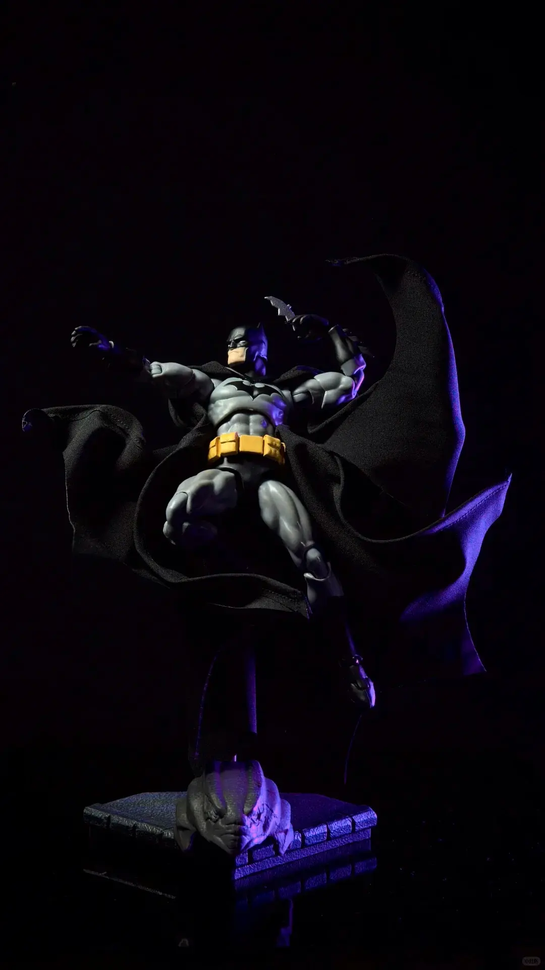 CT Toys Batman Hush Figure  Batman Mafex 126 Action Figures DC Justice League Hush Figurine The Dark Knight Collection Kid Toy