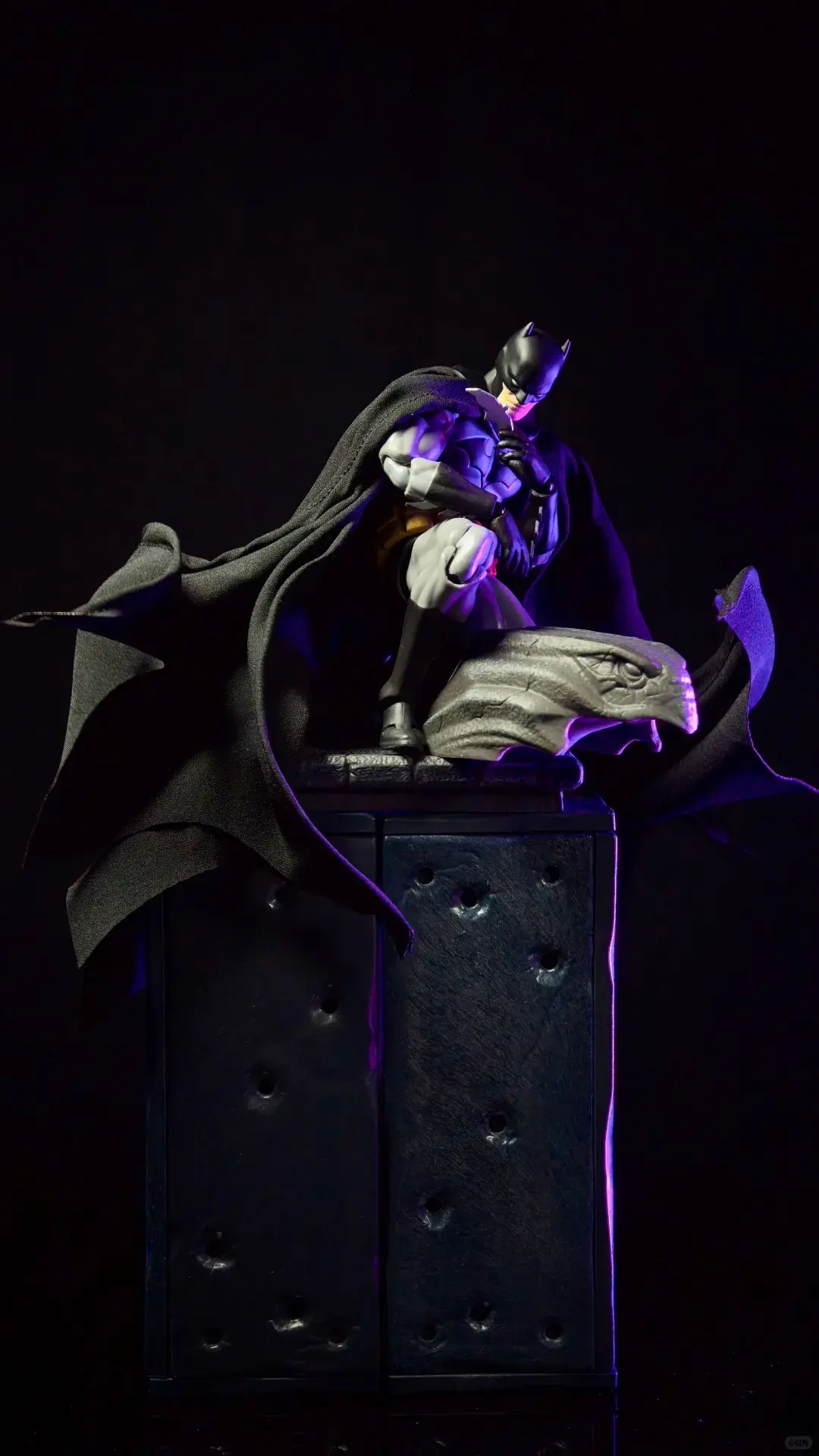 CT Toys Batman Hush Figure  Batman Mafex 126 Action Figures DC Justice League Hush Figurine The Dark Knight Collection Kid Toy