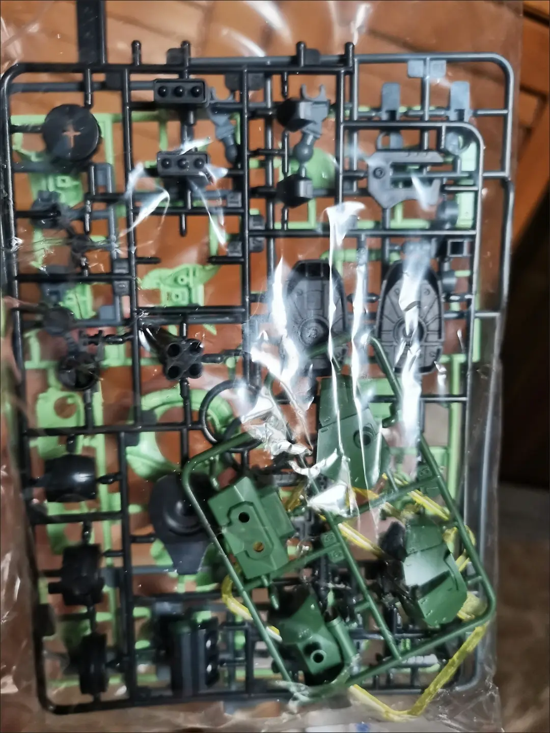 Sdcs Green Zaku Ii Model Mecha Assembly Kit Mini Robot Toy Assembly Movable Action Statue Collection Anime Room Decora Desk Gift