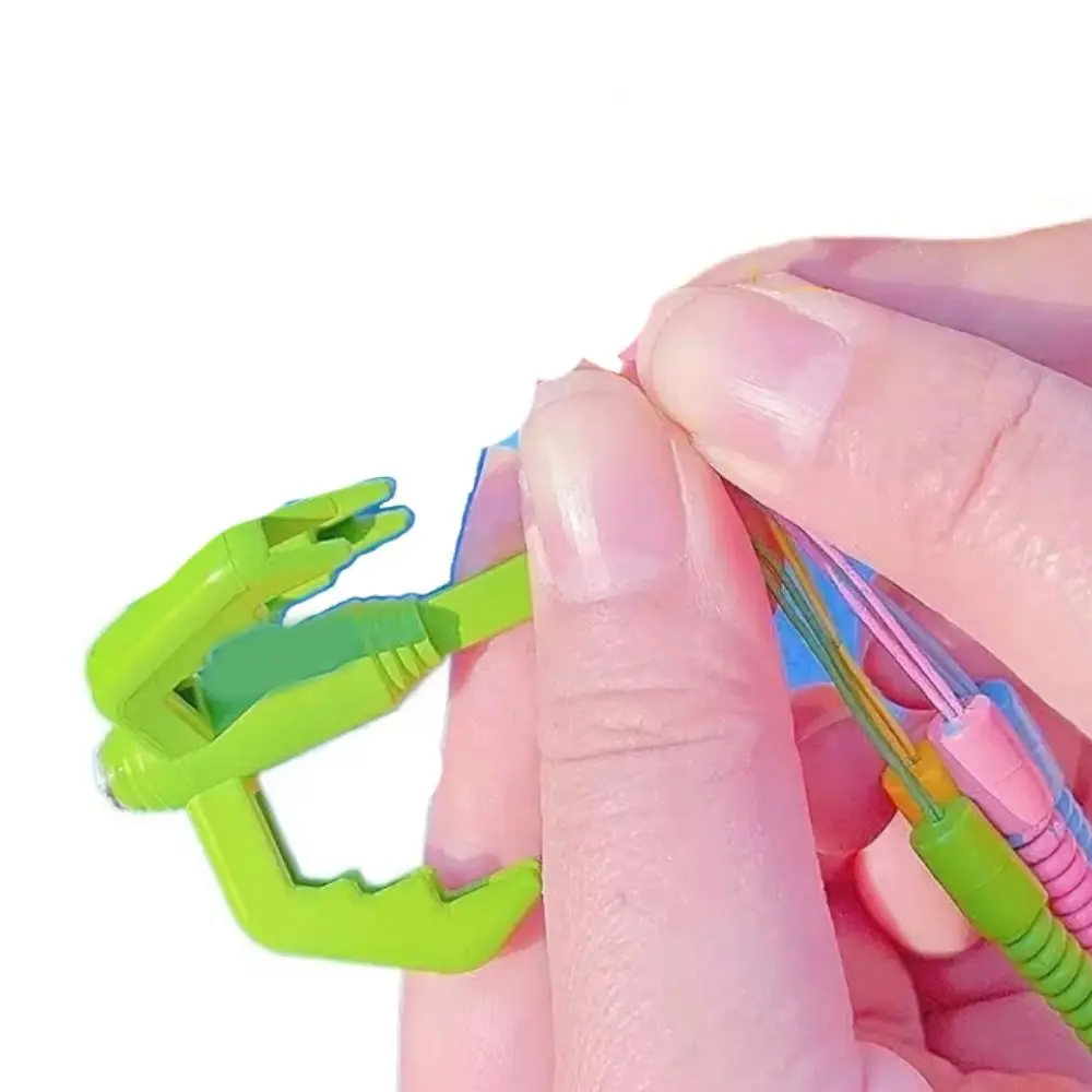 Hand Eye Coordination Spring Claw Hook Easy To Use Plastic Hook Claw Scalable Claw Toy Colourful Magnetic Attraction