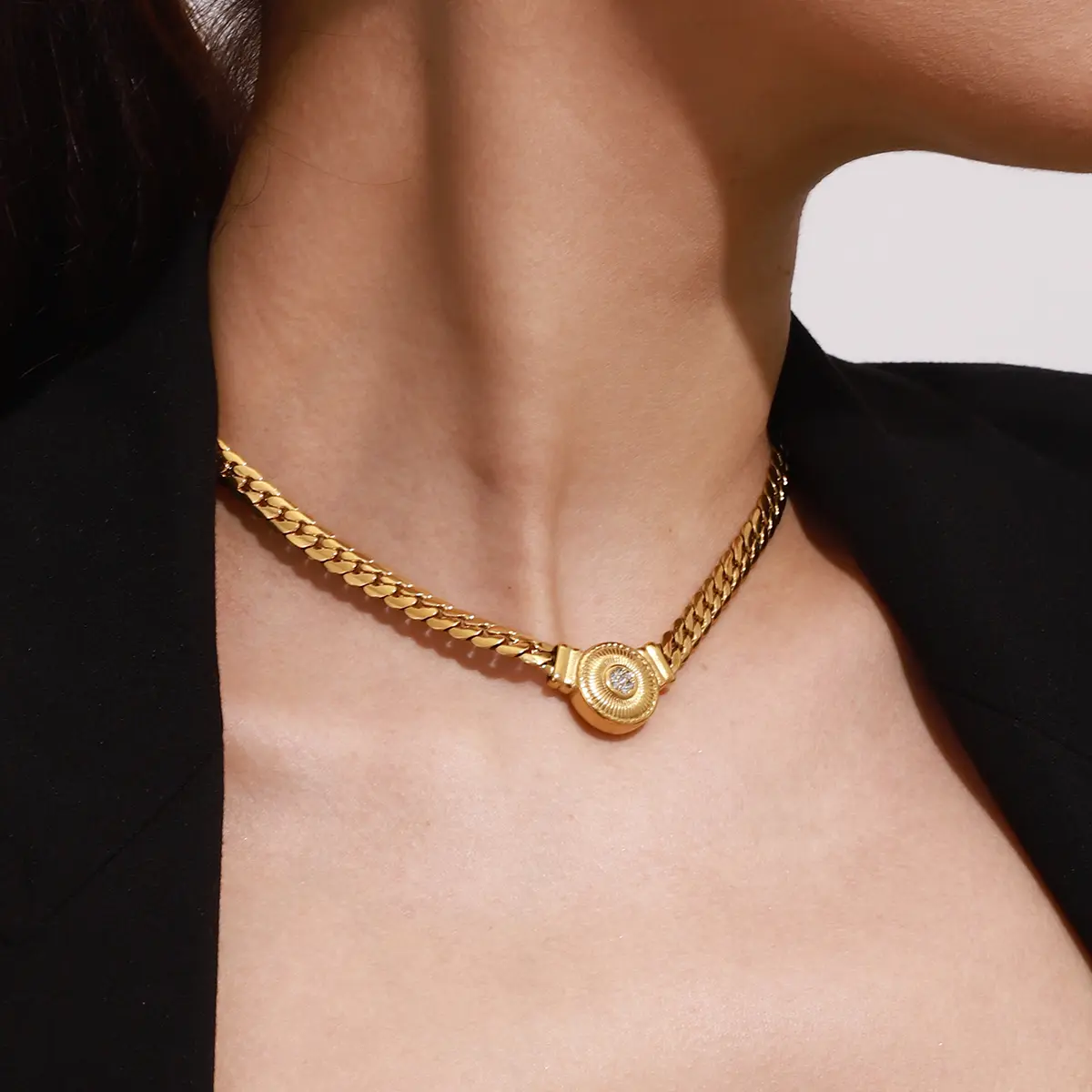 Uworld Retro Ribbed Round Pendant Necklace Watch Chain Necklace Stackable Women's Jewelry Gift for Her