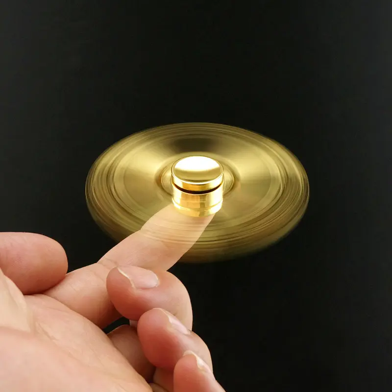 This is a metal fingertip gyro rotator, silent bearing hand cranked rotator, fingertip gyro anti anxiety children's adult toy