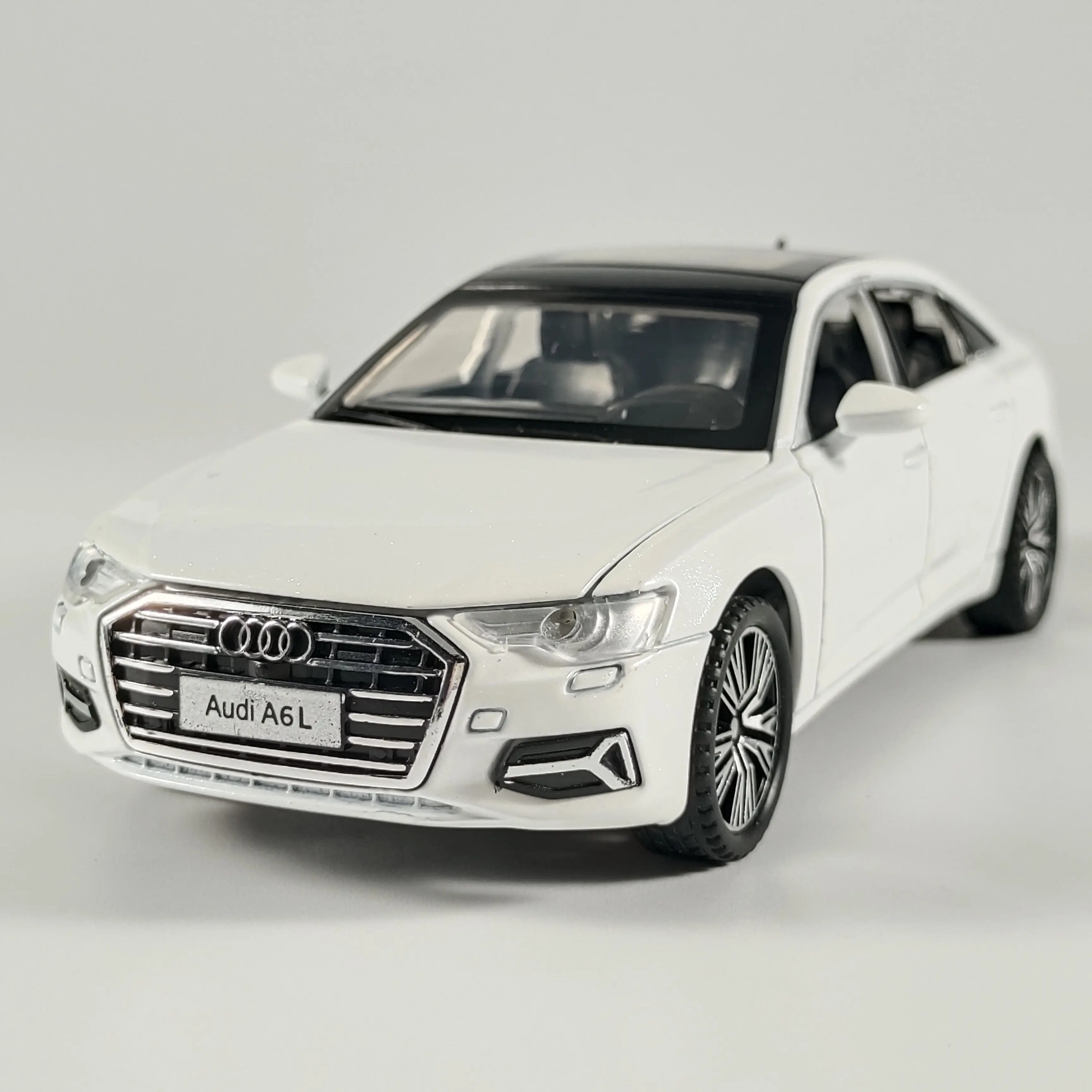 1:32 Audi A6L Luxury Midsize Sedan Alloy Metal Diecast Model Car Feelings Hobbies Collection Miniature Present With Boyfriend
