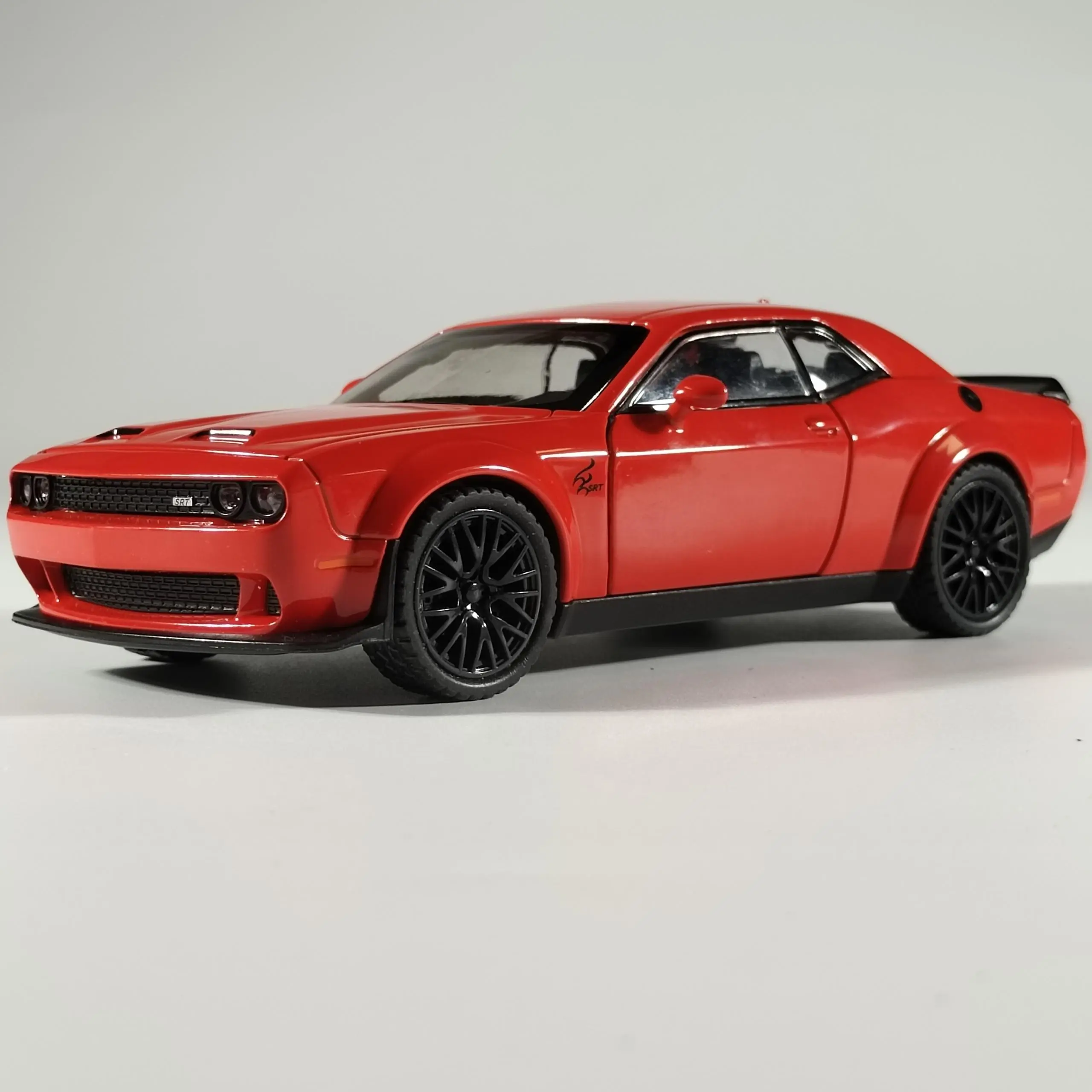 1:32 Dodge Challenger Hellcat Sports Car Alloy Diecast Model Car Children's Toy Car Series Collection Hobbies Ornament Birthday