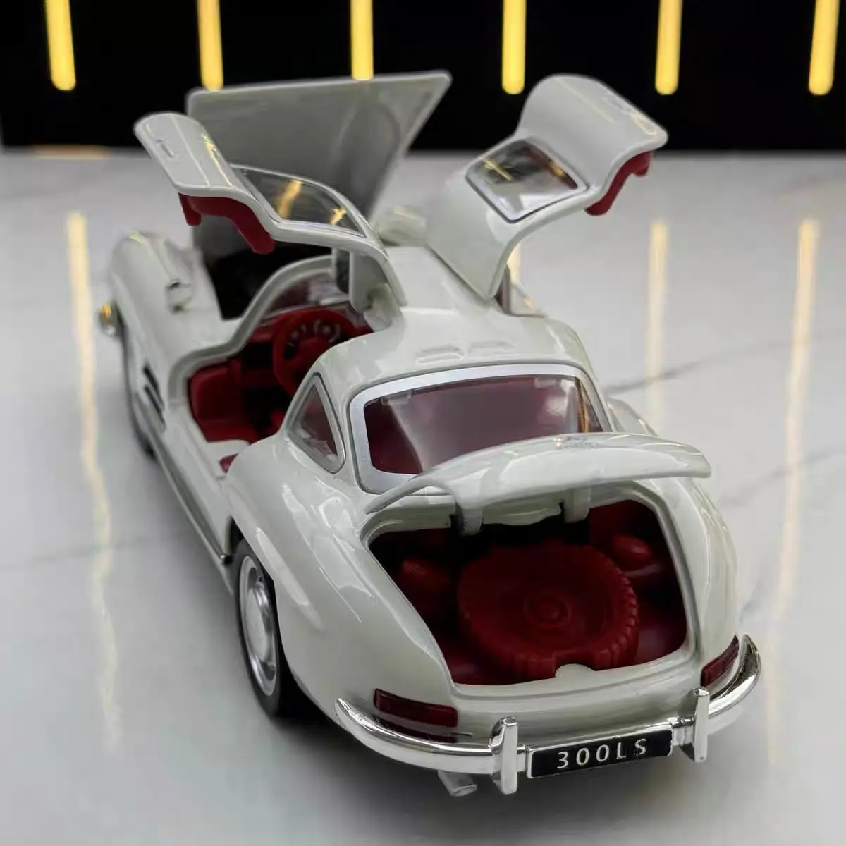 1:32 Mercedes Benz 300SL Alloy Classic Vintage car Model Car Model Diecast Metal Pull Back Sound Light Car For Children Gift ﻿