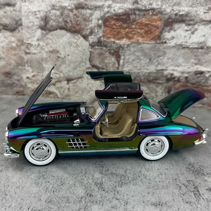 Classic 1:24 Mercedes-Benz 300SL Electroplated Version Alloy Car Diecast Metal Model Collect Hobby Model Ornaments Gift For Boys