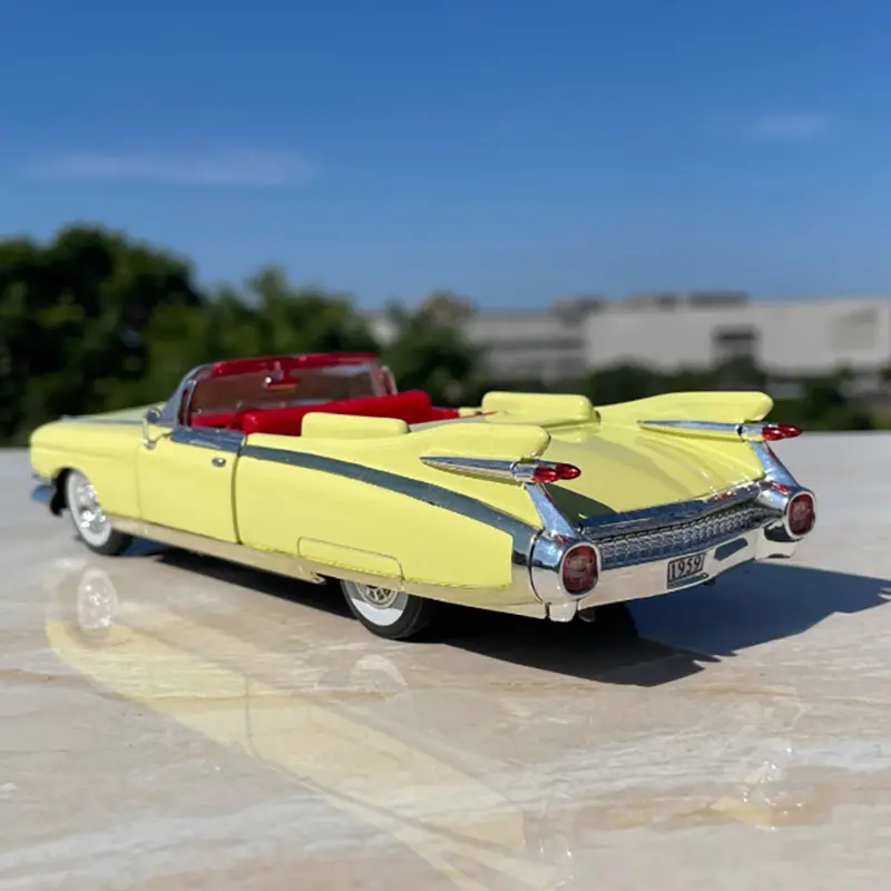 Diecast 1:32 Scale Cadi Classic Car Alloy Simulation Car Model Classic Adult Collection Static Display