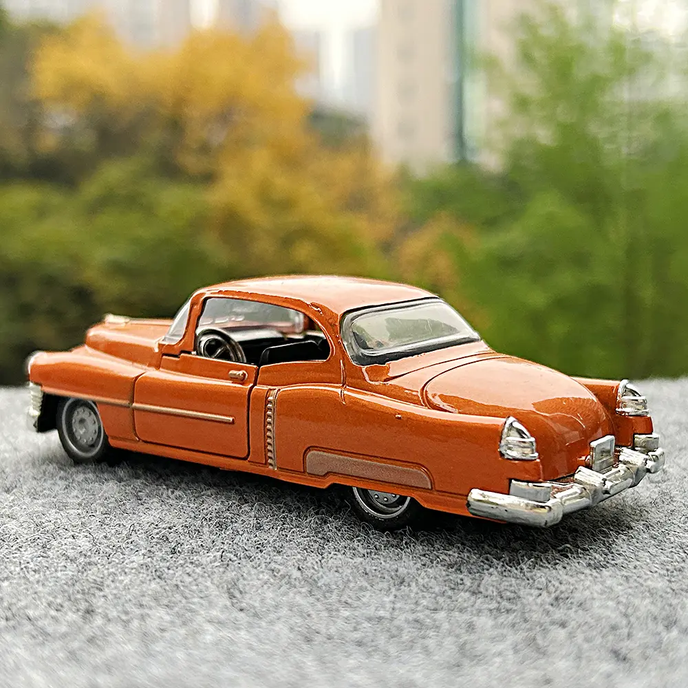 1:32 Alloy Diecast CadillacS Vintage Car Model Classic Pull Back Car Miniature Vehicle Replica For Collection Gift for Kids