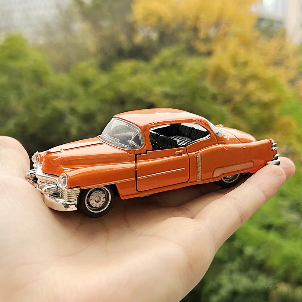 1:32 Alloy Diecast CadillacS Vintage Car Model Classic Pull Back Car Miniature Vehicle Replica For Collection Gift for Kids