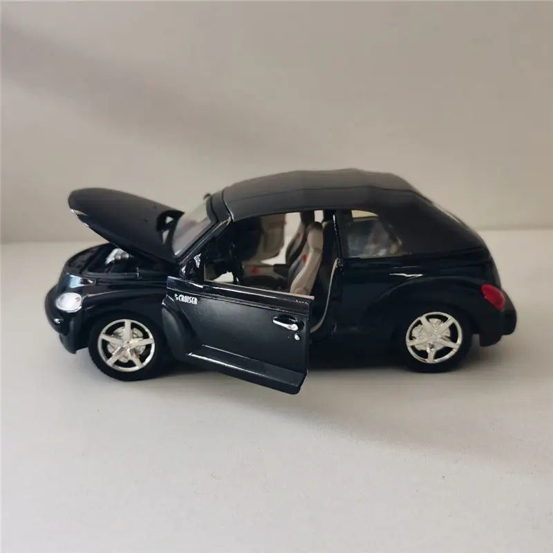 1:24 Chryslers PT Cruiser Alloy Classic Old Car Model Diecast Metal Retro Vehicles Car Model Simulation Collection Kids Toy Gift