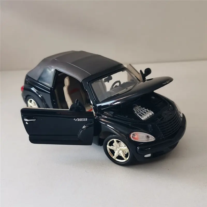 1:24 Chryslers PT Cruiser Alloy Classic Old Car Model Diecast Metal Retro Vehicles Car Model Simulation Collection Kids Toy Gift