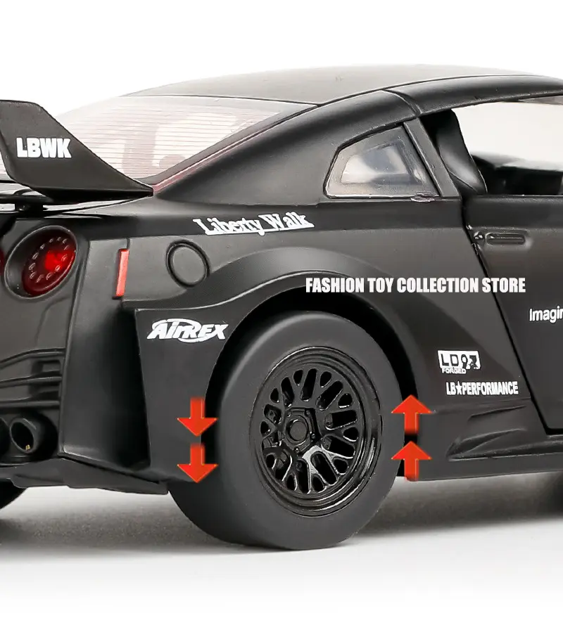 1: 32 GTR-CSR2 Fast and Furious Alloy Car Model Diecasts Toy With Sound and Light Vehicles Decoration Toys For Kids Gift