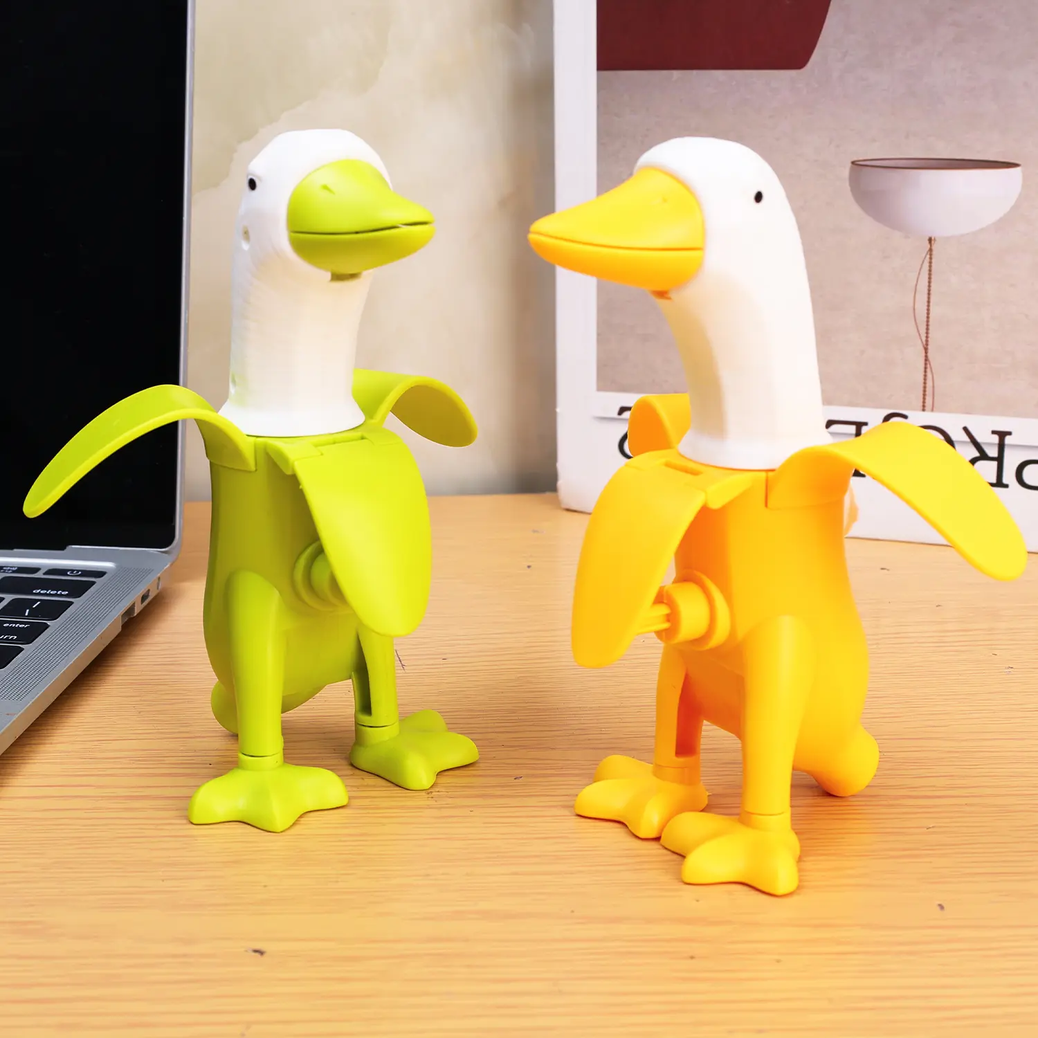Creative Banana Duck Water Spray Toy for Kids Summer Pool Water Guns Beach Gaming Watergun Toys Kids Bathroom Accessories