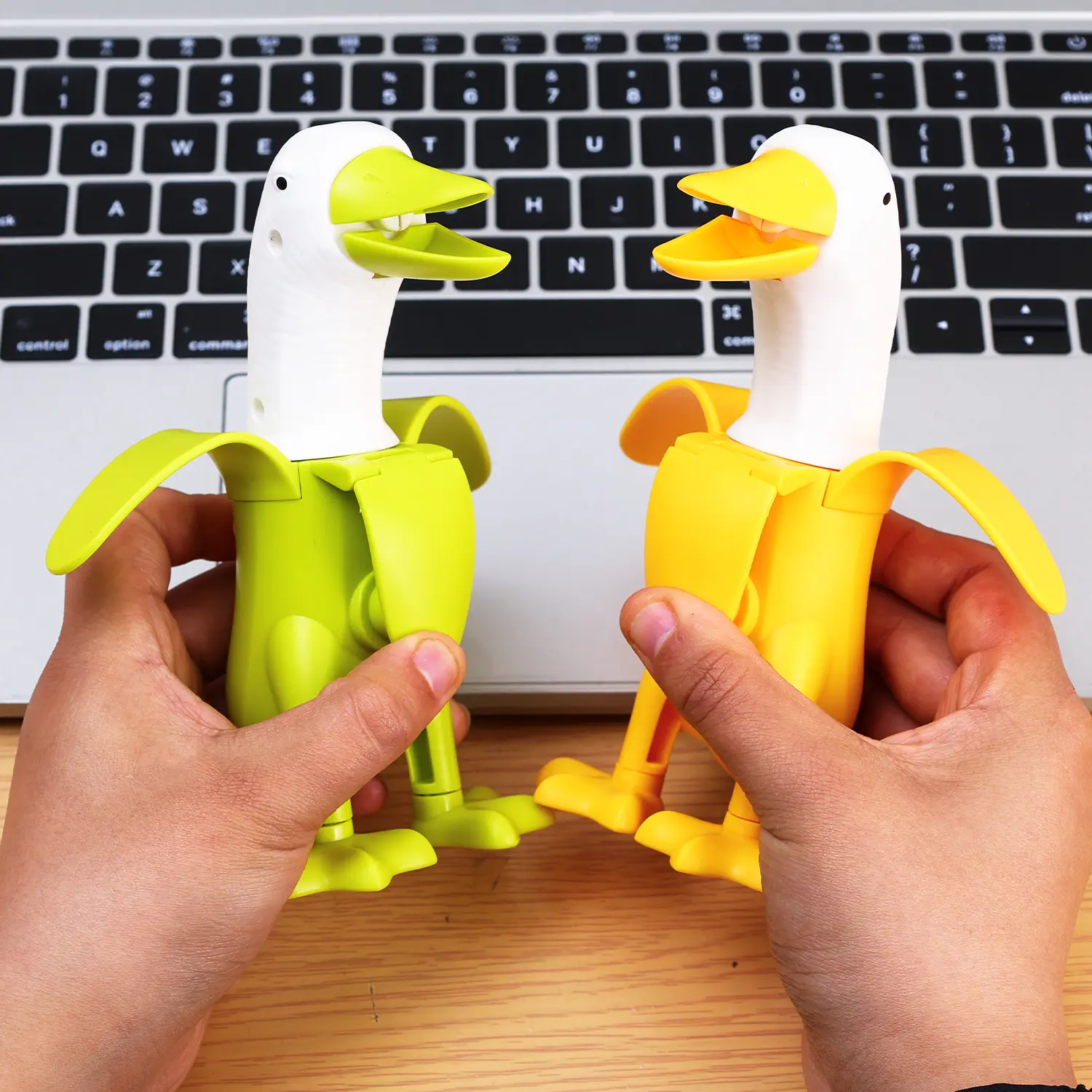 Creative Banana Duck Water Spray Toy for Kids Summer Pool Water Guns Beach Gaming Watergun Toys Kids Bathroom Accessories