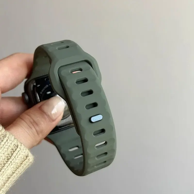 Silicone Sport Strap For Apple Watch Band 49mm 45mm 44mm 42mm 40mm 41 38 correa bracelet iwatch Series 10 9 8 7 6 5 4 3 se ultra
