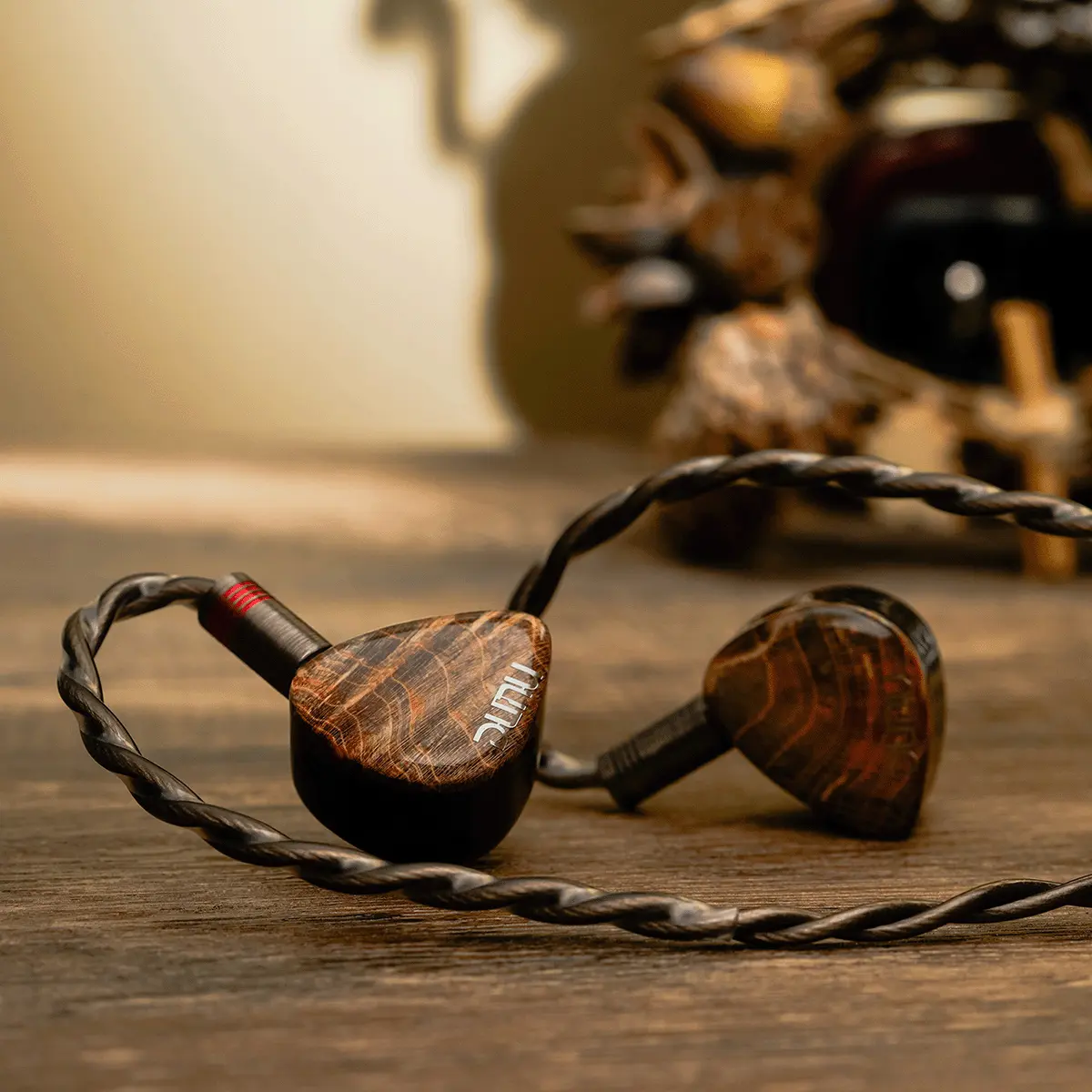 DUNU x Gizaudio DaVinci In Ear Monitors 2DD+4BA Hybrid Drivers HiFi Wired 3.5mm + 4.4mm Interchangeable Plug Detachable 2Pin IEM