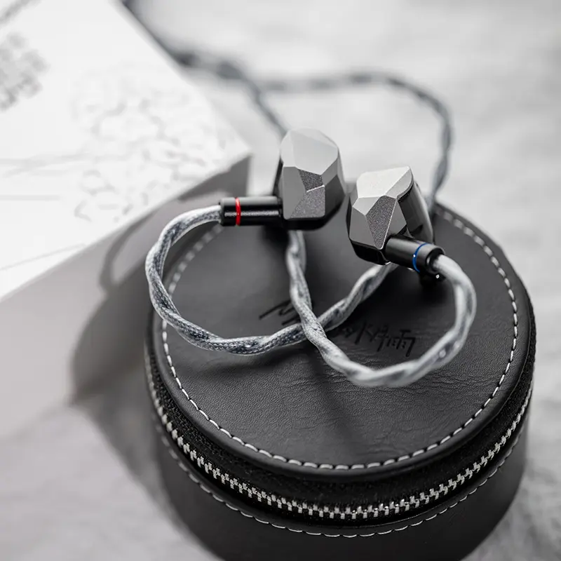 MOONDROP Harmon earphone In-ear Monitors Coaxial Four-Cavity Frequency Crossover Three Dynamic Drivers 4.4mm/3.5mm Plug
