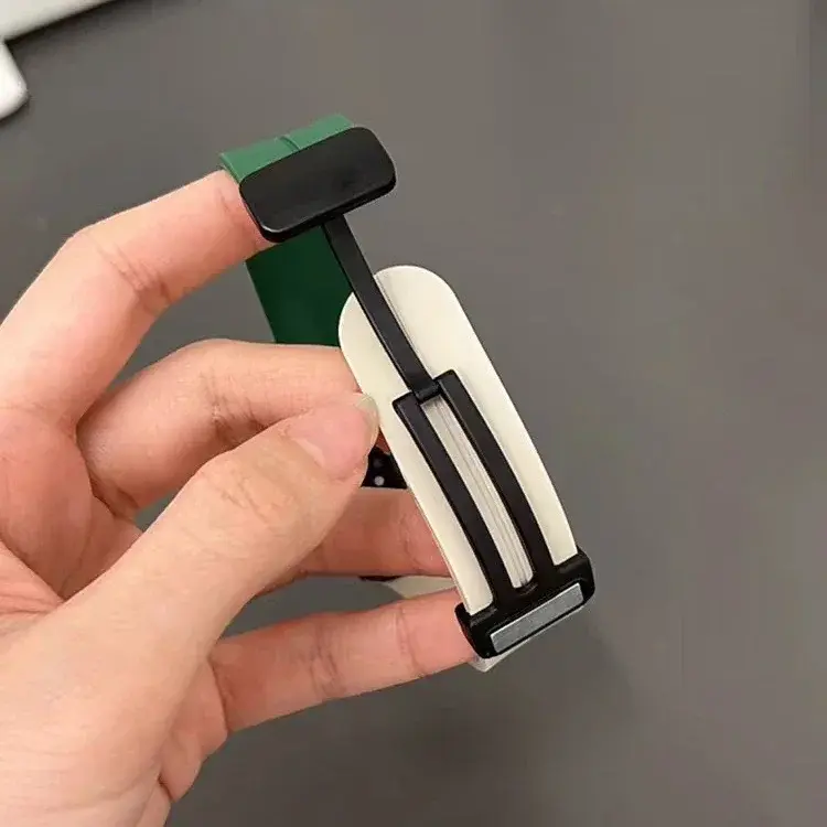 Magnetic Strap For Apple watch ultra band 49mm 45 mm Silicone Bracelet iWatch Series 7 8 se 6 5 3 44mm 45mm 40mm 41mm 42mm 38mm