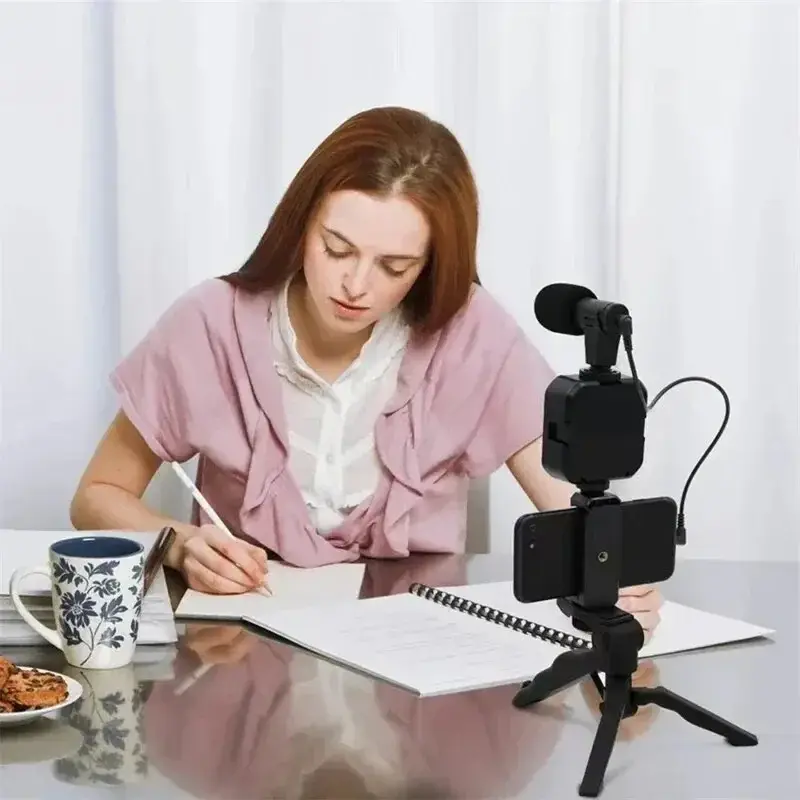Tripod Phone Holder Smartphone Vlogging Kit With Mini Microphone LED Fill Light Starter For TikTok Live Stream Video YouTube